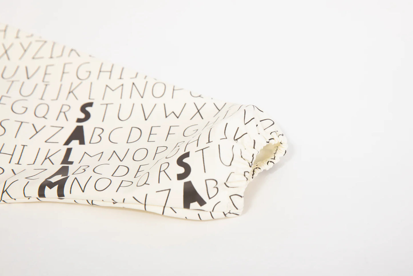 Long Sleeved Pocket Bib + Carry Pouch: SALAM. SABR. SHUKR.