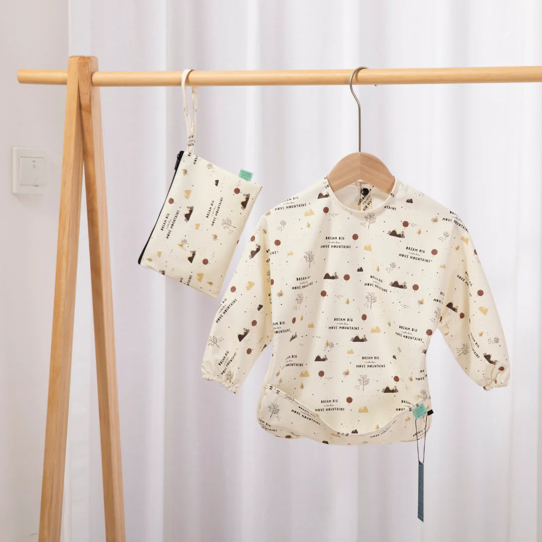 Long Sleeved Pocket Bib + Carry Pouch: Dream Big, Make Dua, Move Mountains